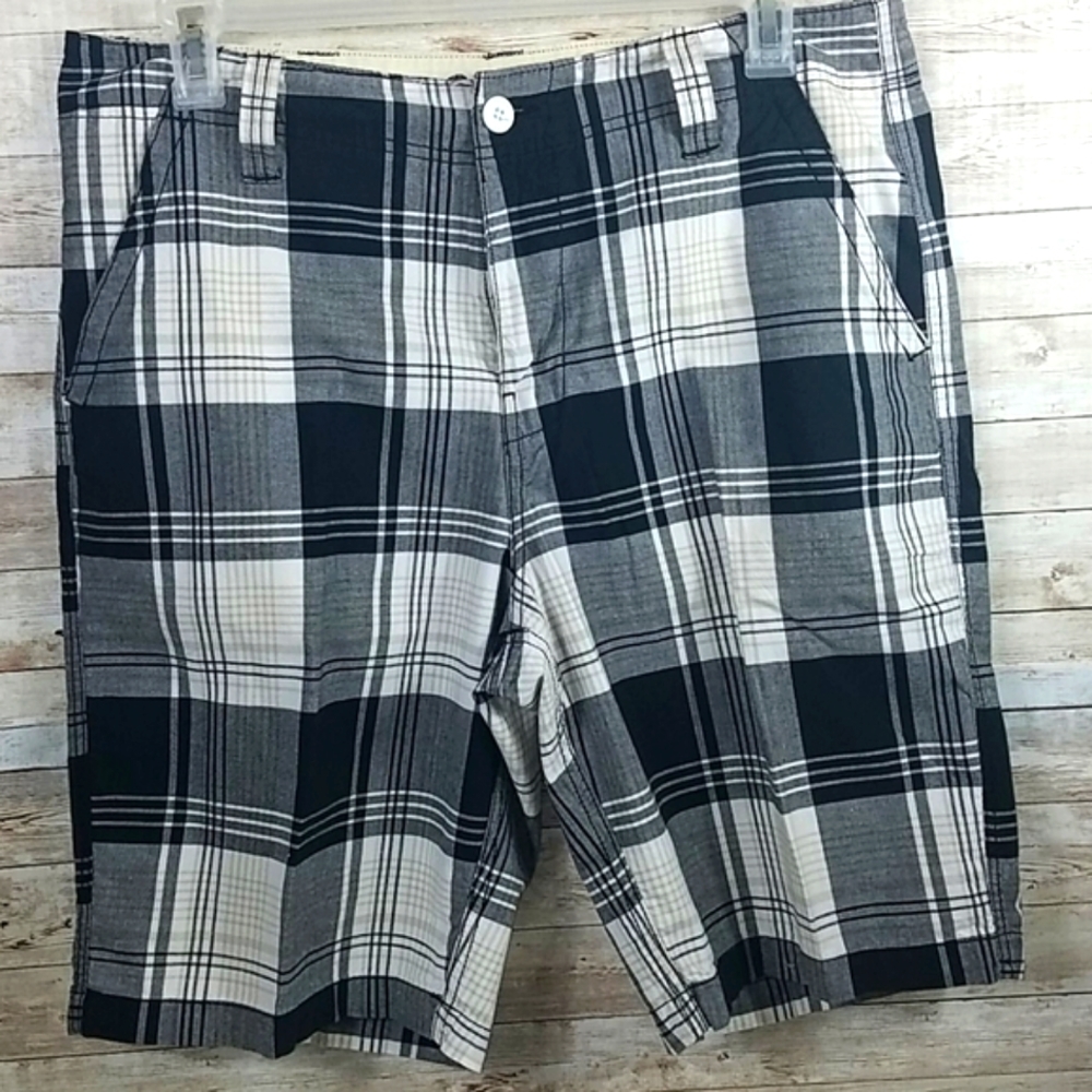 Roebuck and Co, Men's Blk/White Plaid shorts, Size 36 waist